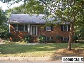 6914 Foxworth Ln., Charlotte, NC 28226