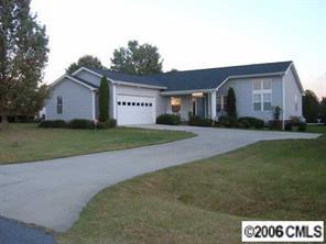 7049 Channelview Dr., Sherrills Ford, NC 28673