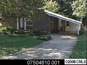 1909 Kennesaw Dr., Charlotte, NC 28216