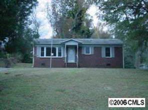 110 Lynnbrook Dr., Mount Holly, NC 28120