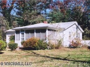 714 Oak Terrace Ln., Hendersonville, NC 28791