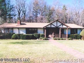 711 Oak Terrace Ln., Hendersonville, NC 28791