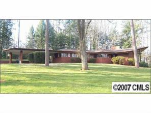 1530 NW 6th St., Hickory, NC 28601