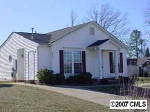 6627 Wandering Creek Dr., Charlotte, NC 28216