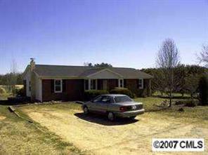727 Burtonwood Ln., Lincolnton, NC 28092
