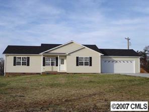 1264 Wandering Ln., Hickory, NC 28601