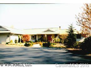 289 Roberts Drive, Hendersonville, NC 28739