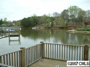 6958 Shade Tree Ln., Sherrills Ford, NC 28673