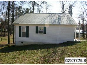 126 Lake Point Cir., New London, NC 28127