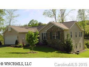 57 St Andrews St, Etowah, NC 28729