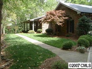 2301 Mullis Ln., Matthews, NC 28105