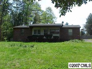 908 Breezewood Dr., Charlotte, NC 28262