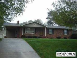 818 Knowles Dr., Dallas, NC 28034