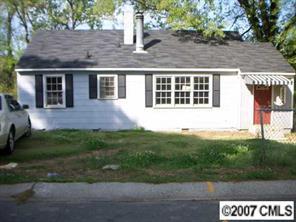 2524 Columbus Cir., Charlotte, NC 28208