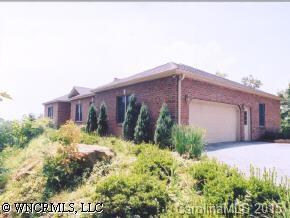 34 Masters Crest Court, Hendersonville, NC 28739