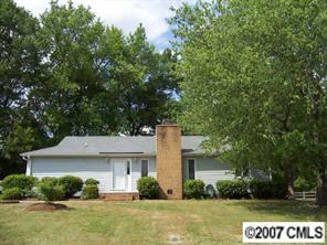 609 Catawba Cir., Matthews, NC 28104
