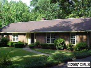 8440 Knollwood Cir., Charlotte, NC 28213