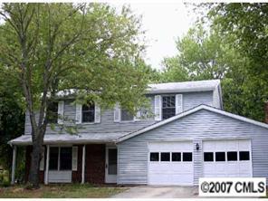 7322 Shadowlake Dr., Charlotte, NC 28226