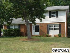 6906 Glenmoor Dr., Charlotte, NC 28214