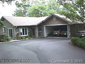 211 Beechwood Circle, Hendersonville, NC 28739