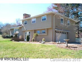 2215 Evergreen Dr, Hendersonville, NC 28792