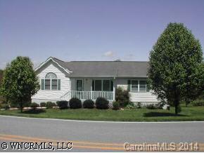 12 Lakewood Rd., Hendersonville, NC 28792