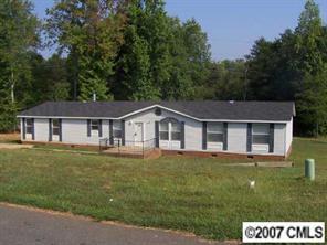 301 Forest Hollow Dr., Statesville, NC 28677