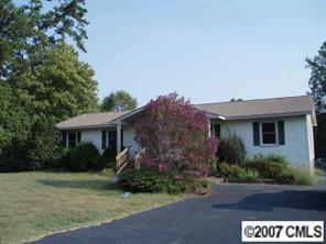 2208 Woodcrest Dr., Kannapolis, NC 28081