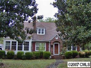 906 Fairview Dr., Lexington, NC 27292