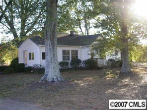 8623 Island Point Rd., Sherrills Ford, NC 28673