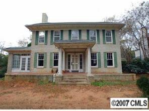 1132 W Queens Rd., Charlotte, NC 28207