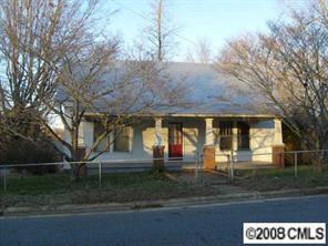 1024 Alexander St., Statesville, NC 28677