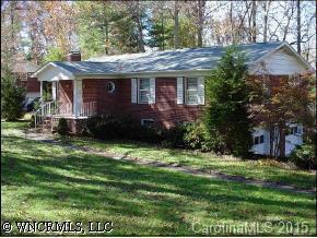 223 Castleton Ln, Hendersonville, NC 28791