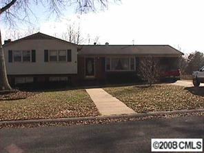 225 Tanglewood Dr., Kannapolis, NC 28081