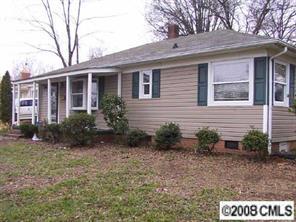 102 Crest St., Mount Holly, NC 28120