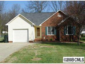405 Woodside Dr., Harrisburg, NC 28075