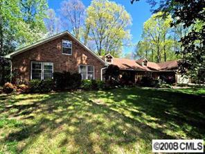 5530 Lancelot Dr., Charlotte, NC 28270