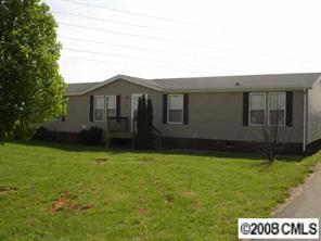 2451 Arrowood Dr., Hickory, NC 28601