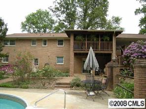 2170 Perrywood Dr., Hickory, NC 28601