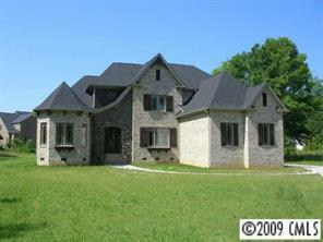 8327 Victoria Lake Dr., Waxhaw, NC 28173