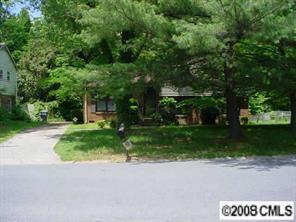 4940 Farm Pond Ln., Charlotte, NC 28212