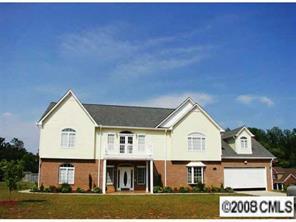 1360 Sweetbriar Ln., Hickory, NC 28602