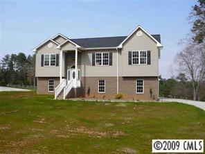 615 Cemetery Loop, Hickory, NC 28601