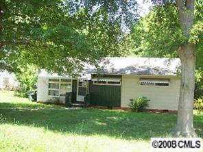 204 Meadow Dr., Gastonia, NC 28054