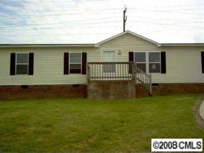 204 Forest Hollow Dr., Statesville, NC 28677