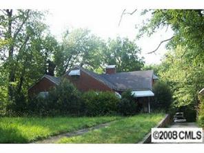 621 West End Ave., Statesville, NC 28677