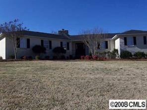 8725 Fallsdale Dr., Charlotte, NC 28214