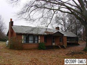 208 Barnes Ln., Stony Point, NC 28678