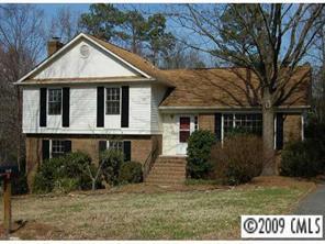 1615 Bonnie Ln., Charlotte, NC 28213