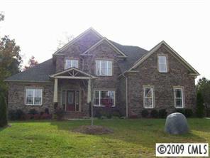 105 Honeysuckle Creek Loop, Mooresville, NC 28117